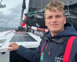 Melwin Fink auf seinem Segelboot, bereit für die nächste Etappe seiner Weltumsegelung.